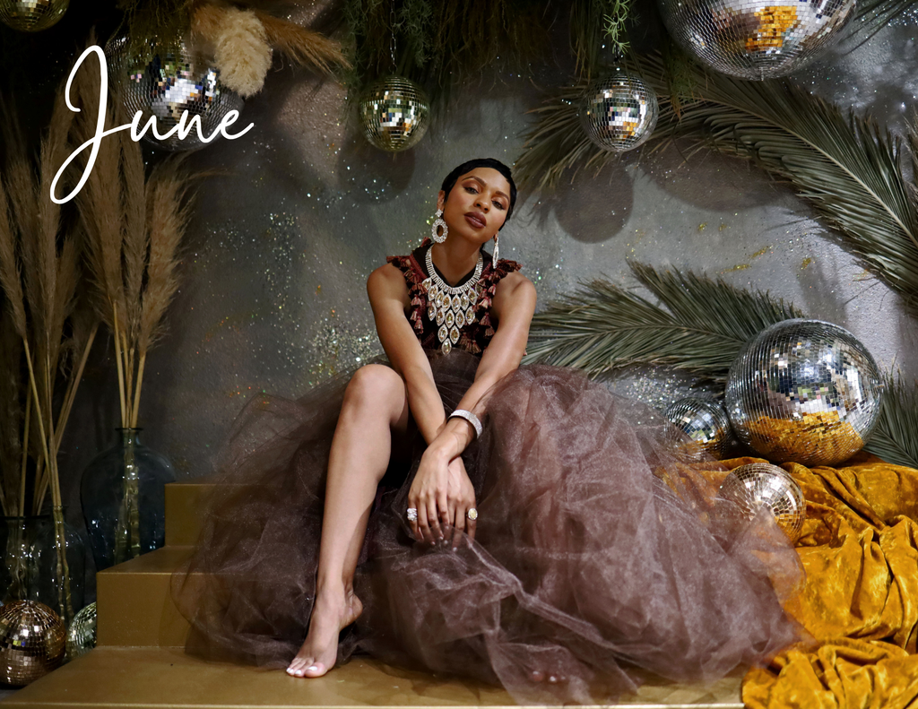 Copy of The Essence Factory: Julia La Rue Luxury Fashion Wall Calendar – Volume 1 