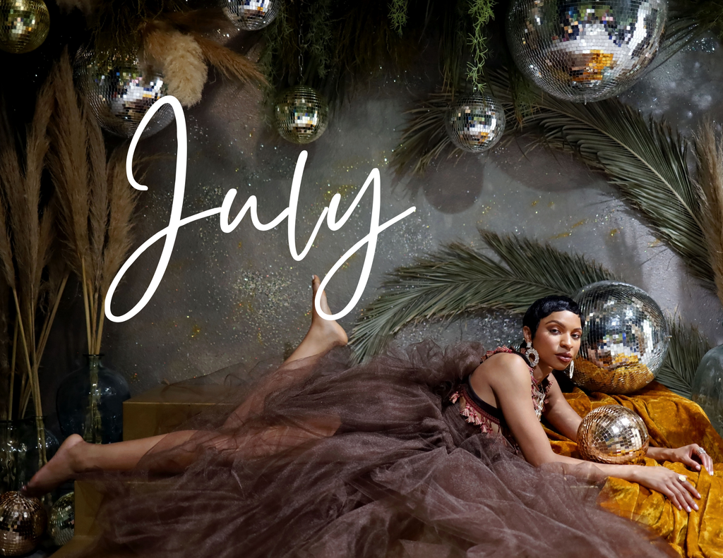 Copy of The Essence Factory: Julia La Rue Luxury Fashion Wall Calendar – Volume 1 